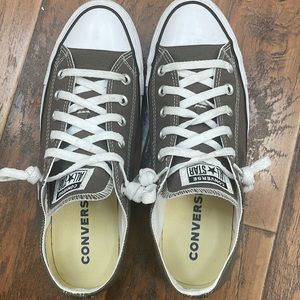 VGUC- Converse- Size 9.5